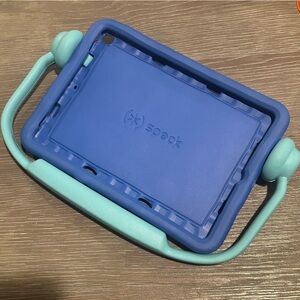 Speck Case/Stand for iPad Air 3rd Generation